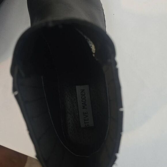 Steve Madden Black Leather Galena Ankle Boot ,  Hematite Stud Trim, NIB, SZ. 8 - Picture 5 of 8